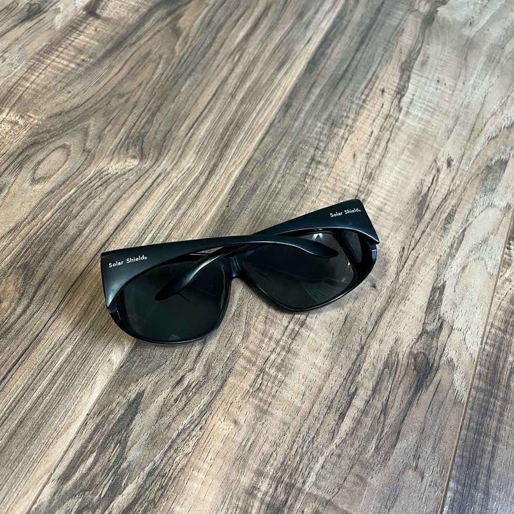 Solar shield sunglasses - Picture 3 of 3